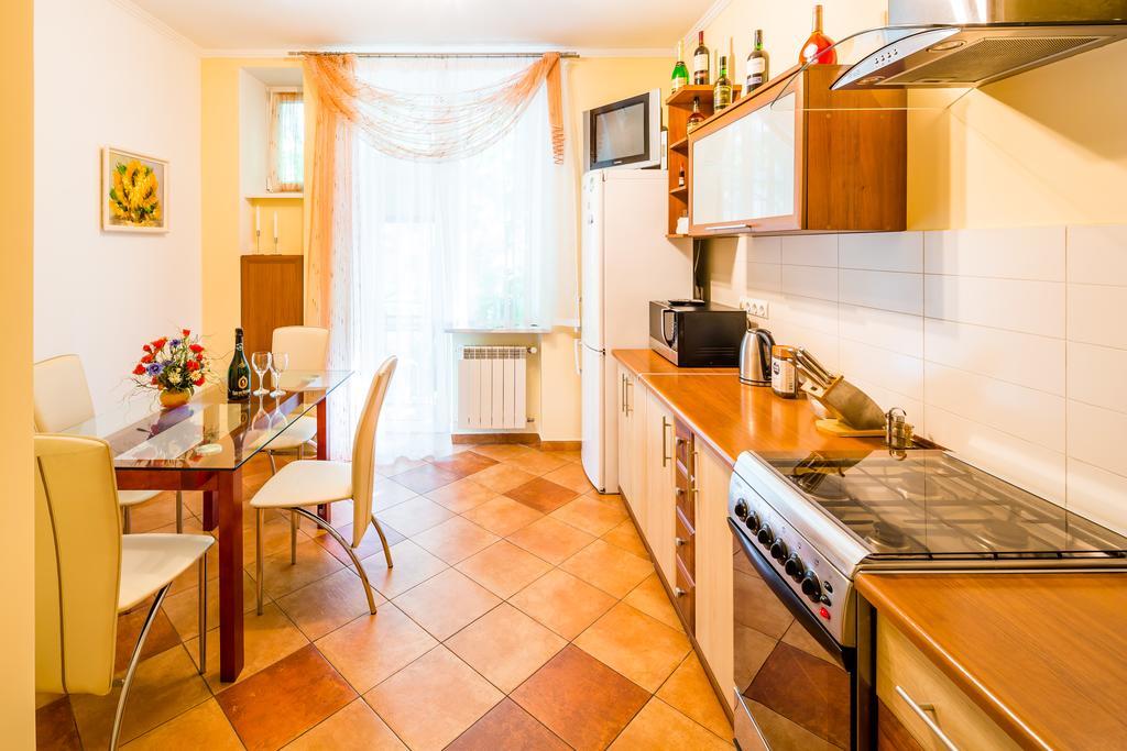 Apartment On Arkhipenka With Panorama View Львов Экстерьер фото