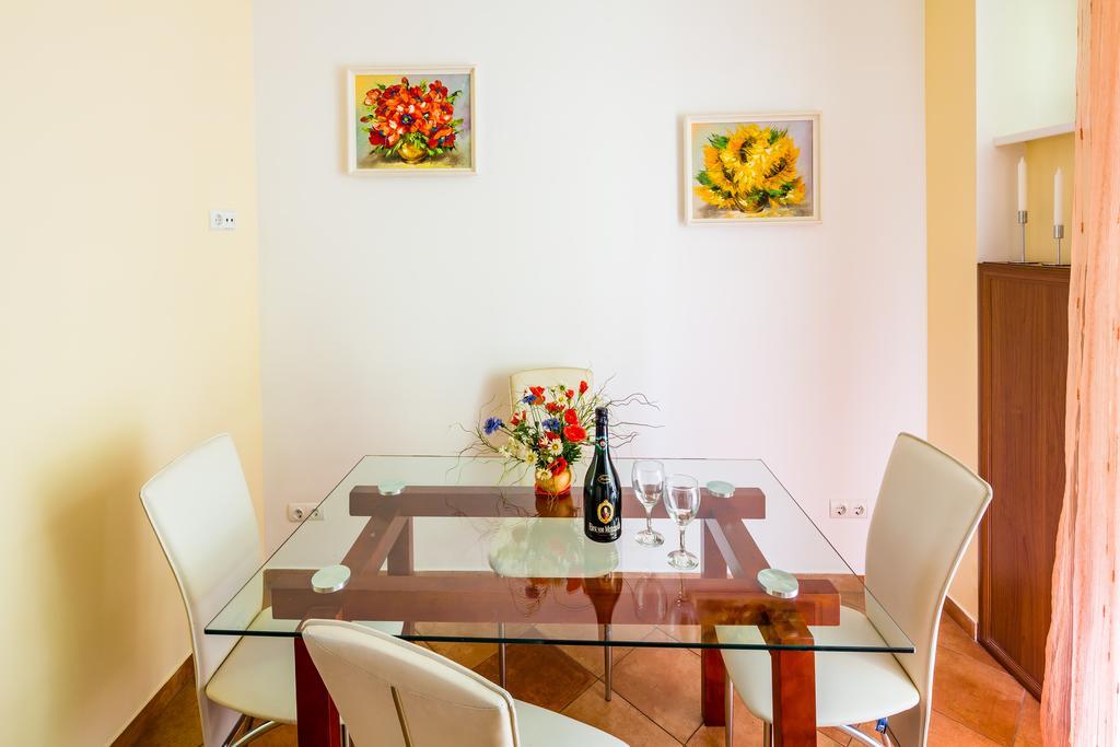 Apartment On Arkhipenka With Panorama View Львов Экстерьер фото
