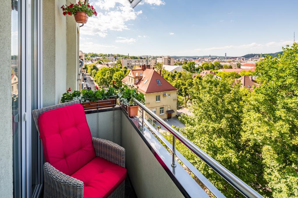 Apartment On Arkhipenka With Panorama View Львов Экстерьер фото