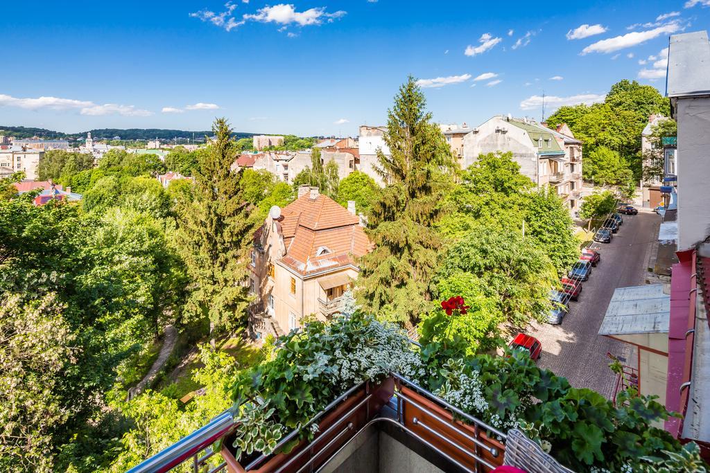 Apartment On Arkhipenka With Panorama View Львов Экстерьер фото